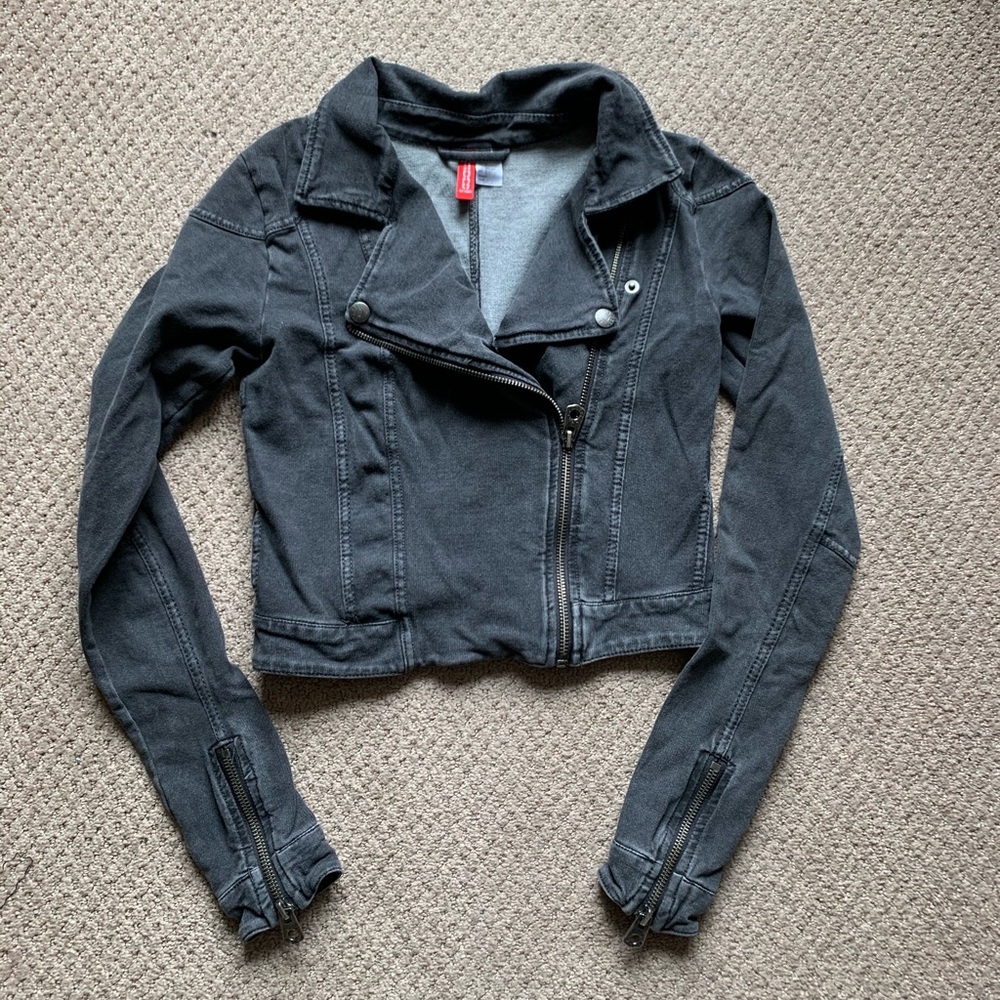 H&M gray cropped denim jacket